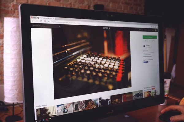 Techniques Innovantes pour Améliorer l"Interaction Joueur-Serveur dans les MMOs à Grande Échelle